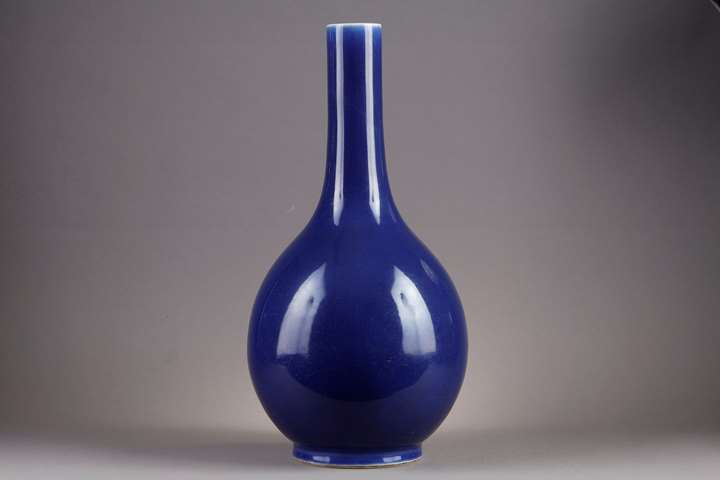 Vase bottle monochrom blue porcelain  -  Chinese 1770/1820